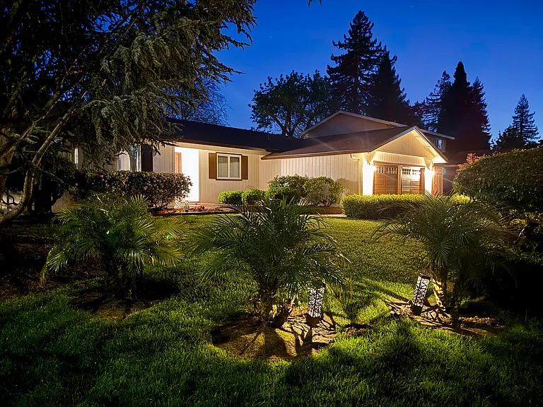 2447 Rigdon St — Photo 3