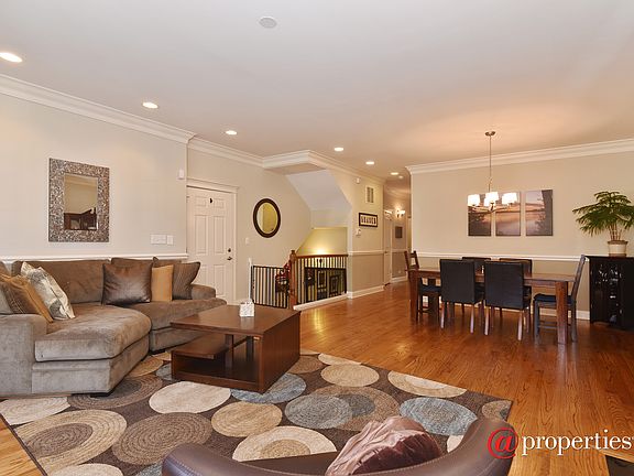 Living Room / Dining Room