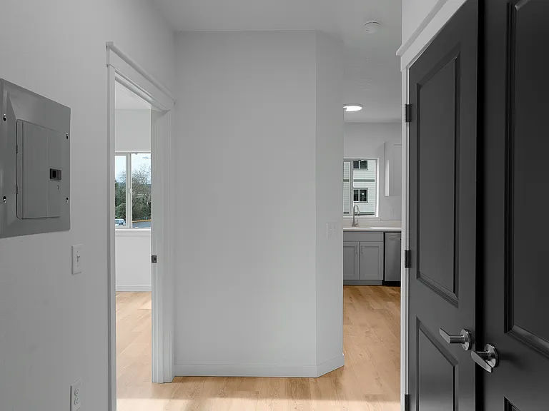 Riddell Rd Apartments — Photo 36