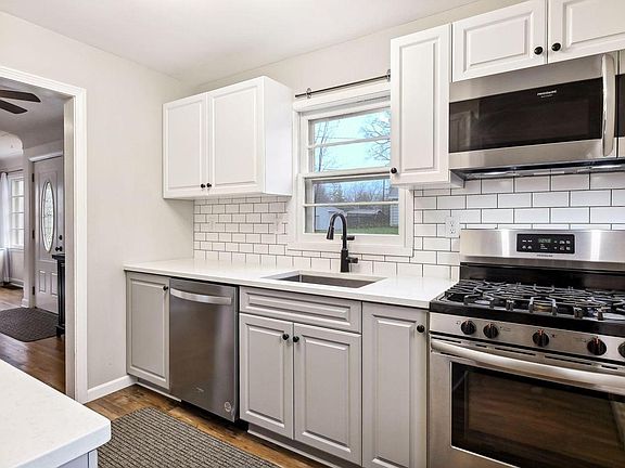 Kitchen - Main Floor