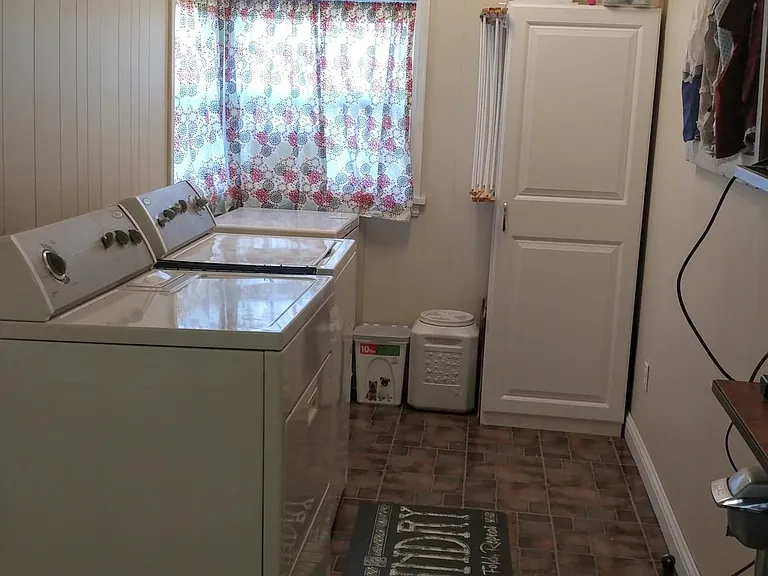 427 E Duffy St — Photo 12