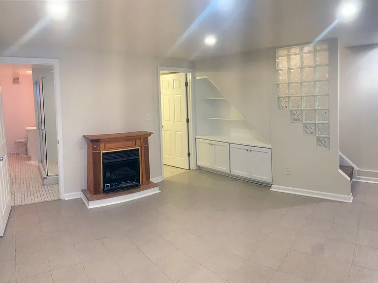 3446 Brown St NW — Photo 23
