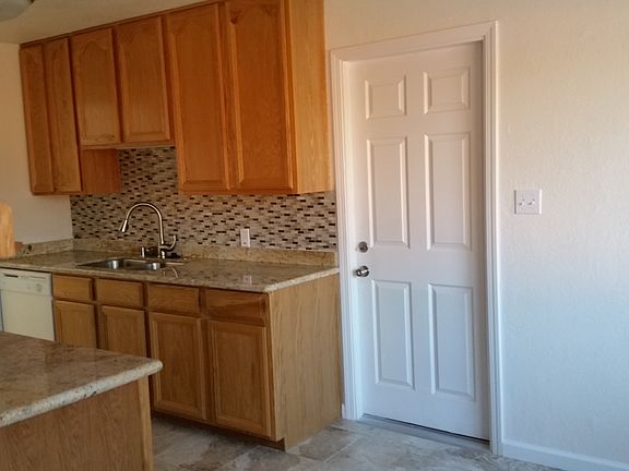 4th image of 1708 Castle Ct