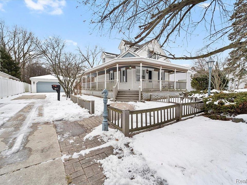 1st image of 30619 Maplewood St