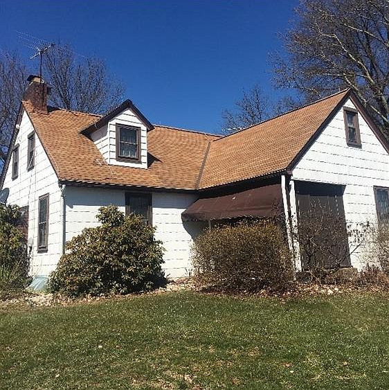 1st image of 400 Chaucer Dr