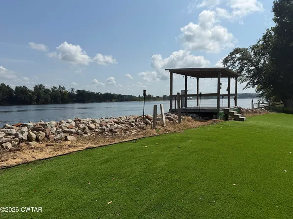 705 Prairie Land Dr, Savannah, TN 38372
