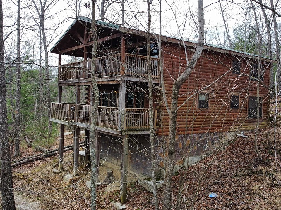 2nd image of 111 Lookout Ridge Rd