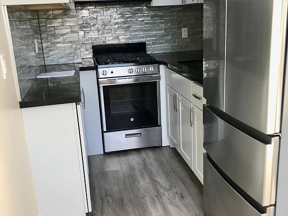 3rd image of 506 Grove St #302