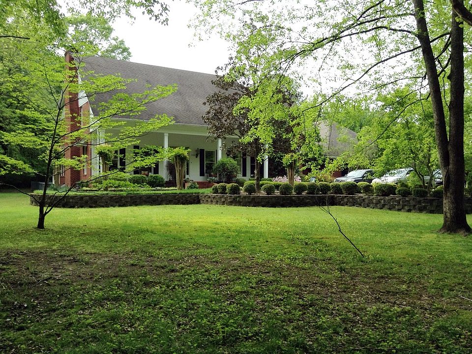 1st image of 2745 Lakeshire Dr
