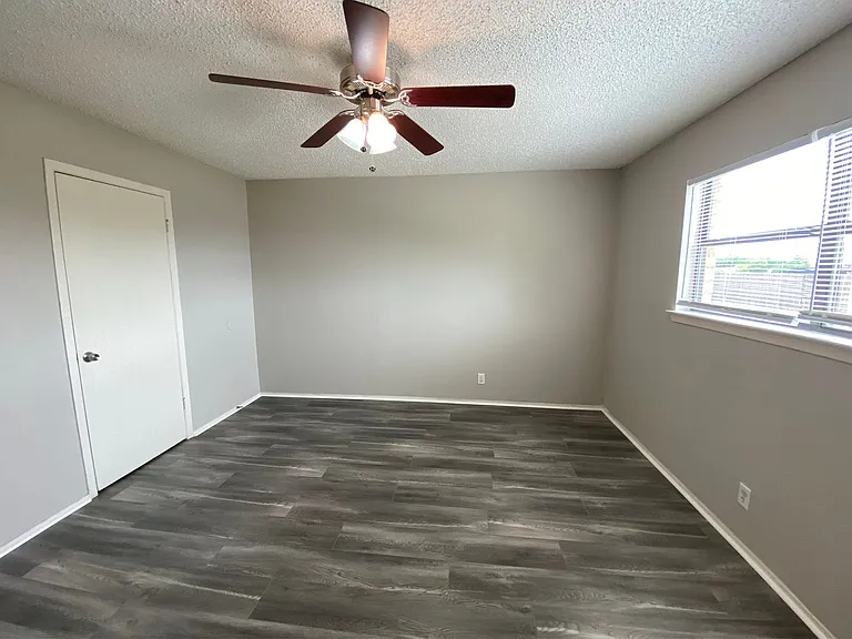 San Antonio St. Lofts — Photo 15