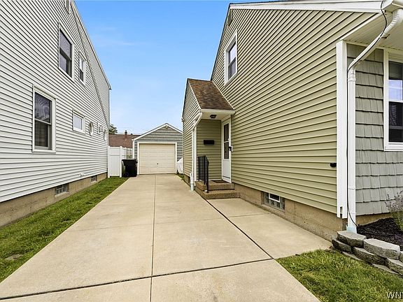 5th image of 114 Sherwin Dr