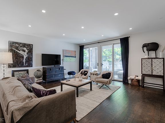 4th image of 2724 W Armitage Ave #1E