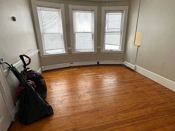 4th image of 394 Centre St #2