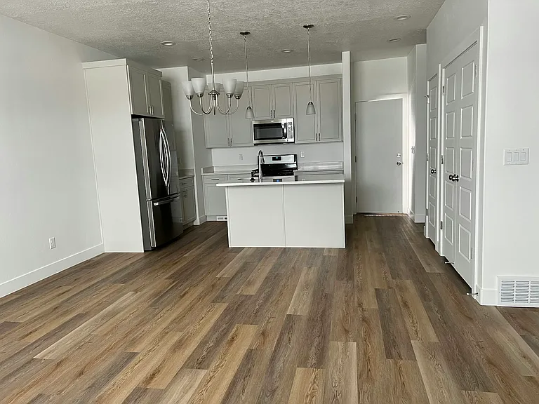 2025 S Sawmill Blvd — Photo 9
