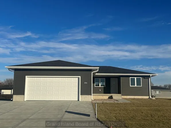 506 7th St, Phillips, NE 68865