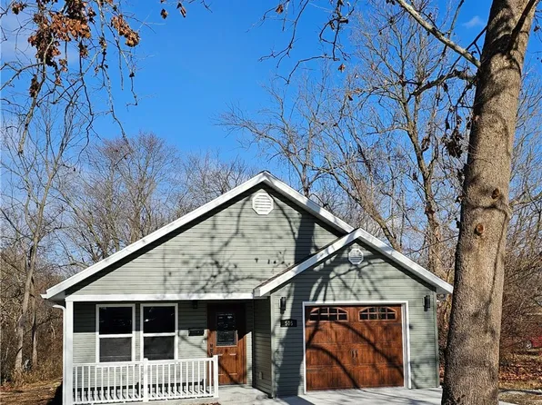 505 W Court St, Eldon, MO 65026