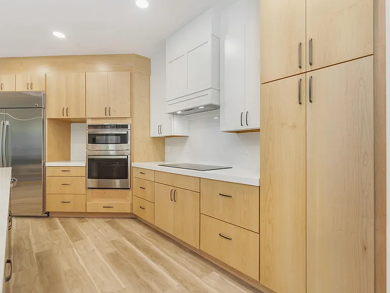 3317 Embassy Dr — Photo 10