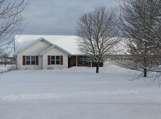 8290 S Chase Rd, Pulaski, WI 54162