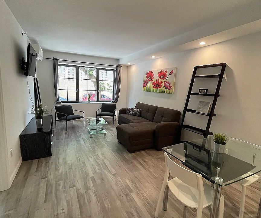1st image of 433 W 53rd St APT 1A