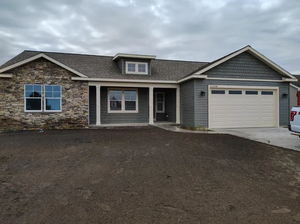 11658 Olive Lake Dr, West Olive, MI 49460