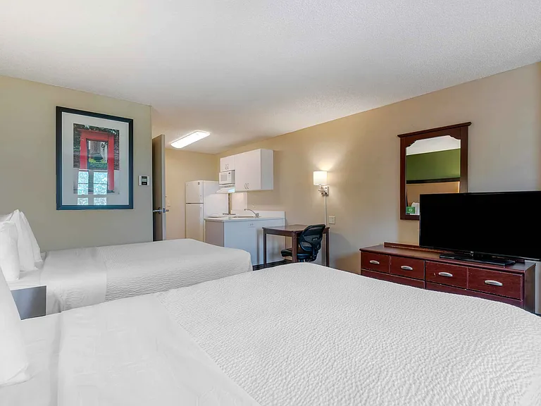 Studio Suite - 2 Full Beds