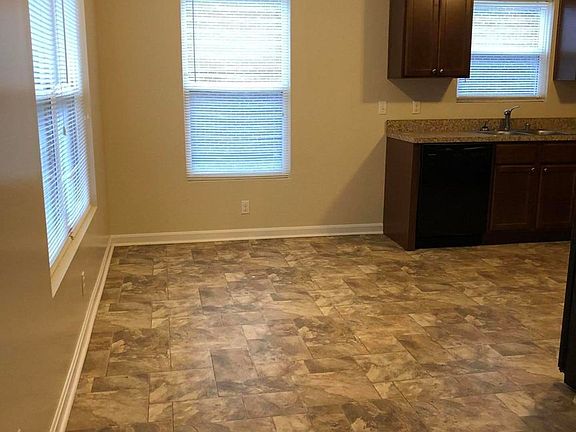 2nd image of 211 Lakeshore Dr