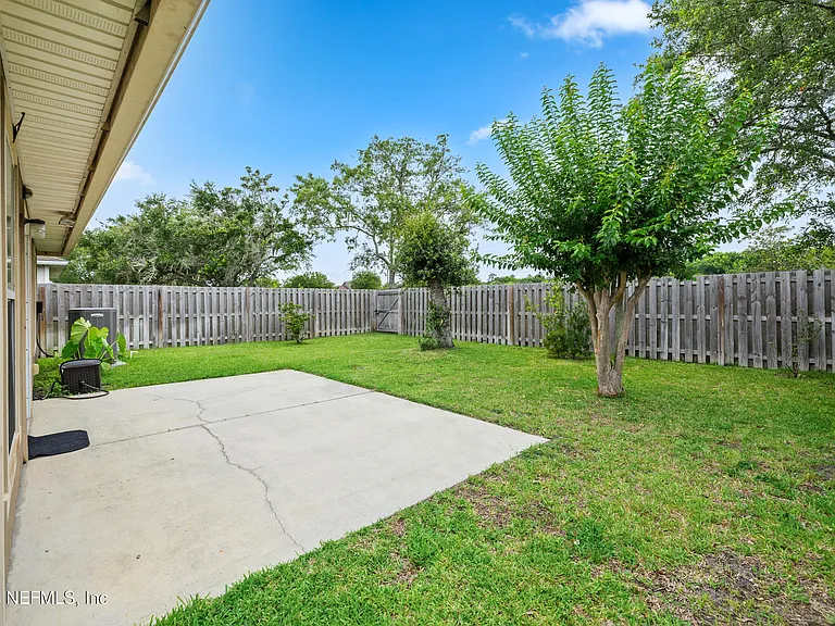 136 Brookfall Dr — Photo 22