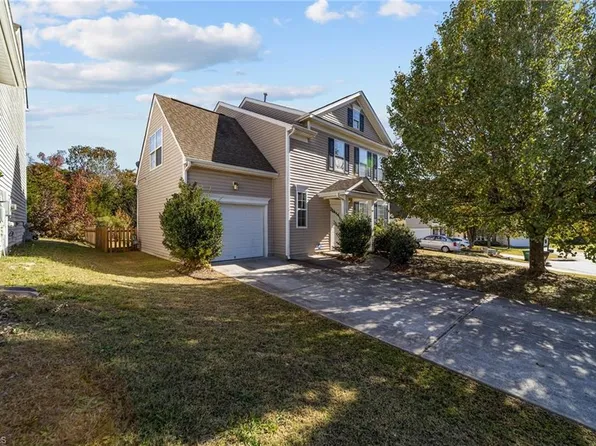 748 Celtic Crossing Dr, High Point, NC 27265