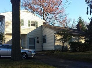 596 Paramus Rd, Paramus, NJ 07652