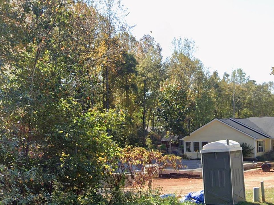 2nd image of 19 Daughtry Ct