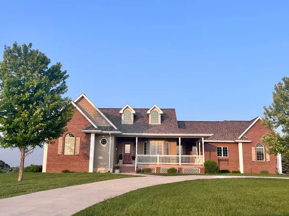 102 Little Rock Ave, Marshall, MN 56258