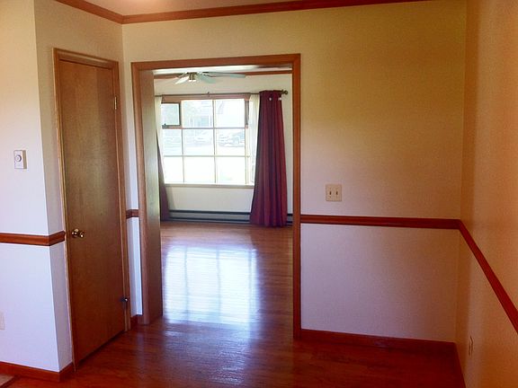 4th image of 652 Kimberly Way