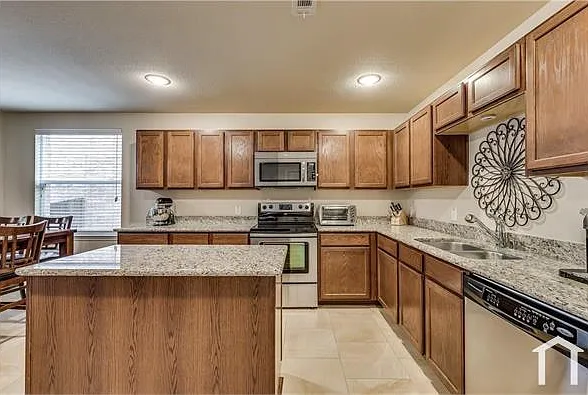 13034 Ambrose Dr — Photo 20