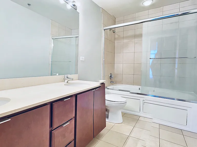 630 N Franklin St #1008 — Photo 7