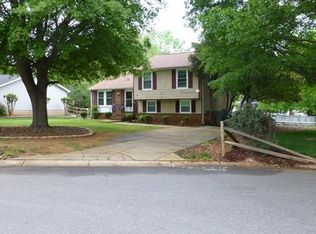 11310 Misty Valley Ct, Charlotte, NC 28226