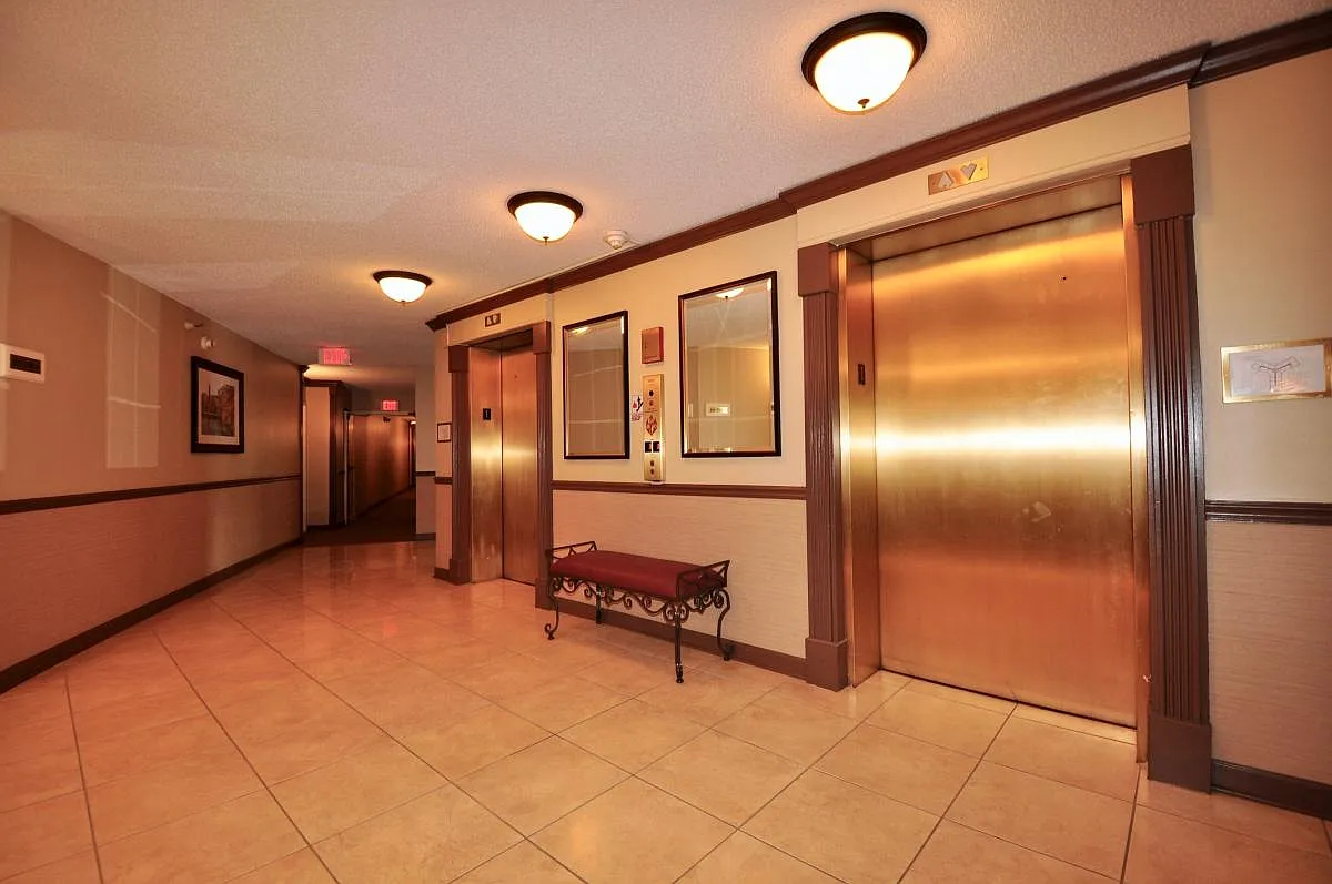 2 bed, 993 sqft, $2,200 — Photo 4