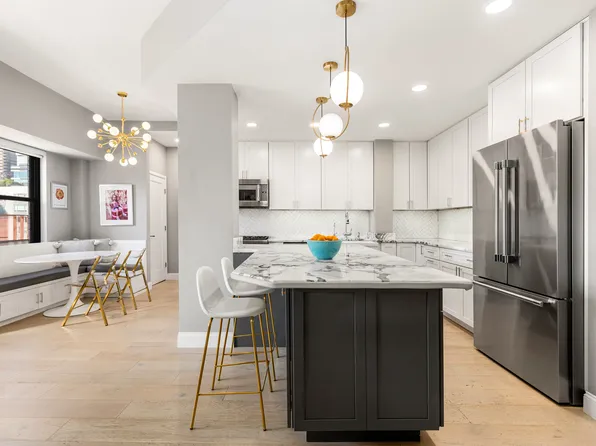 315 East 65th Street image 2 of 13