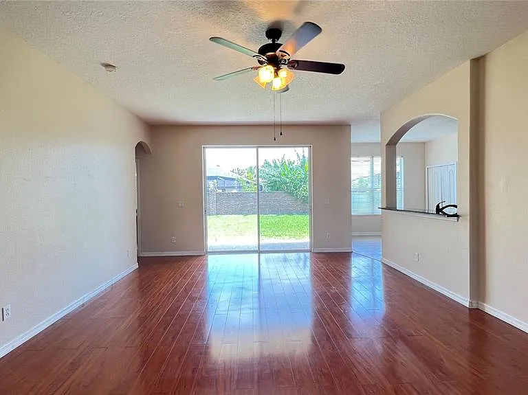 806 Lost Grove Cir — Photo 15