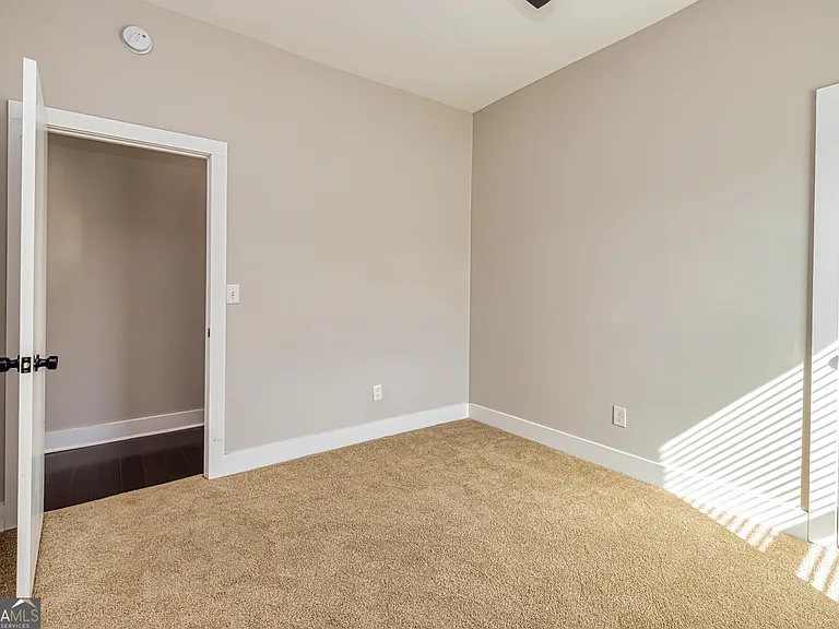 1678 Dorsey Ave — Photo 19