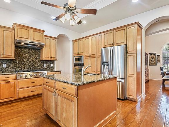 3rd image of 17061 Shady Grove Ln