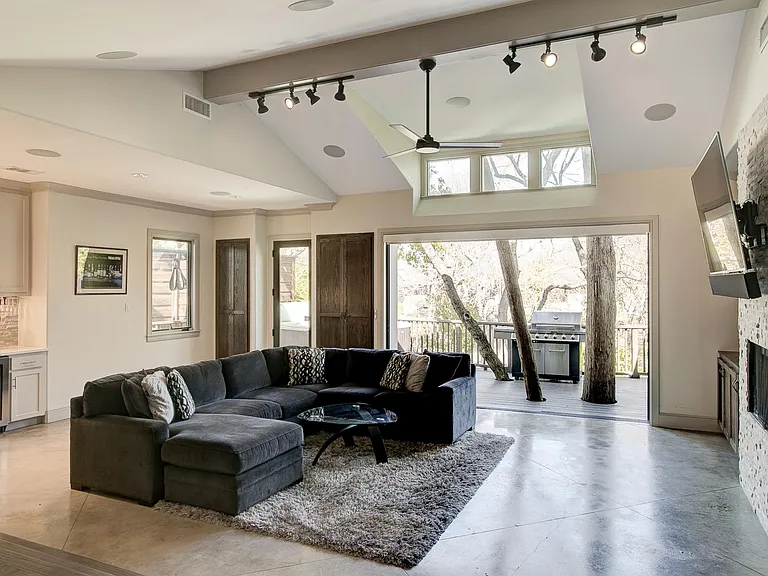 6688 Yosemite Ln — Photo 5