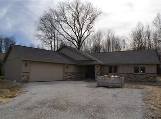 33071 Meadows Edge Ln, North Ridgeville, OH 44039