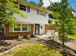 121 S Jamestown Rd, Coraopolis, PA 15108