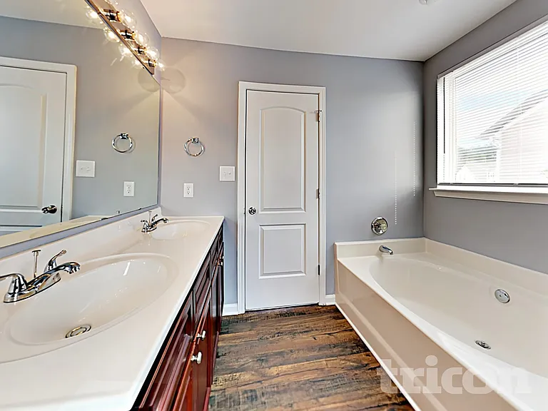 8223 Belmont Stables Dr — Photo 11