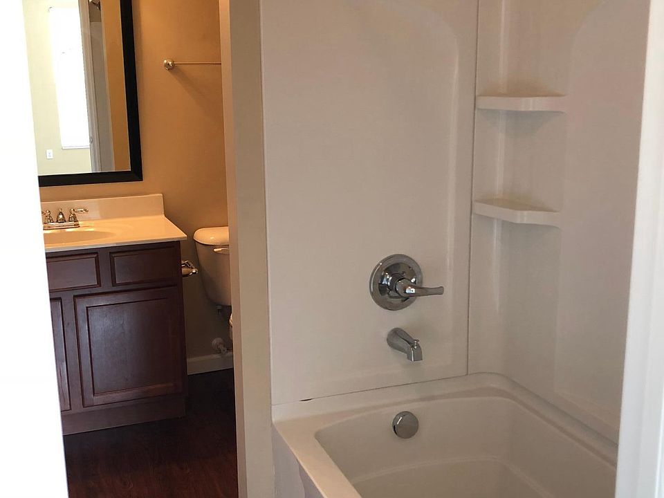 Spacious Bathroom