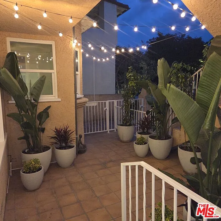 4 bed, 3.0 bath, 2000 sqft, $8,999 — Photo 4