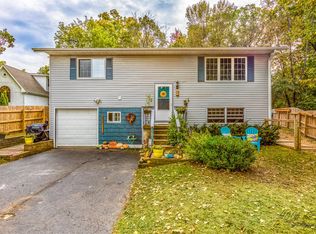 40703 102nd St, Genoa City, WI 53128