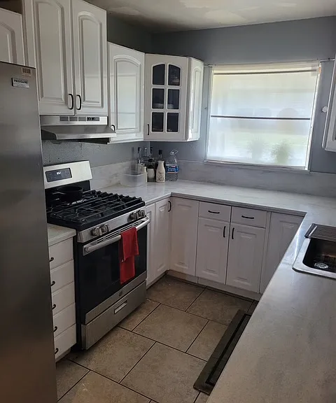 1328 Stevely Ave — Photo 8