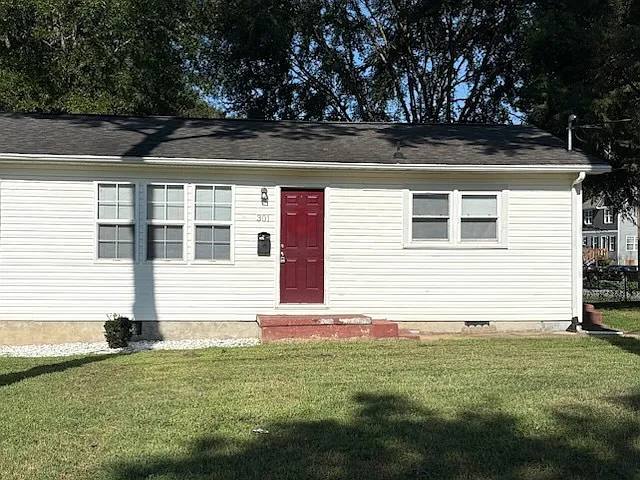 301 S Summey St #301