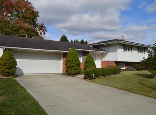 451 Crestview Dr, Lancaster, OH 43130